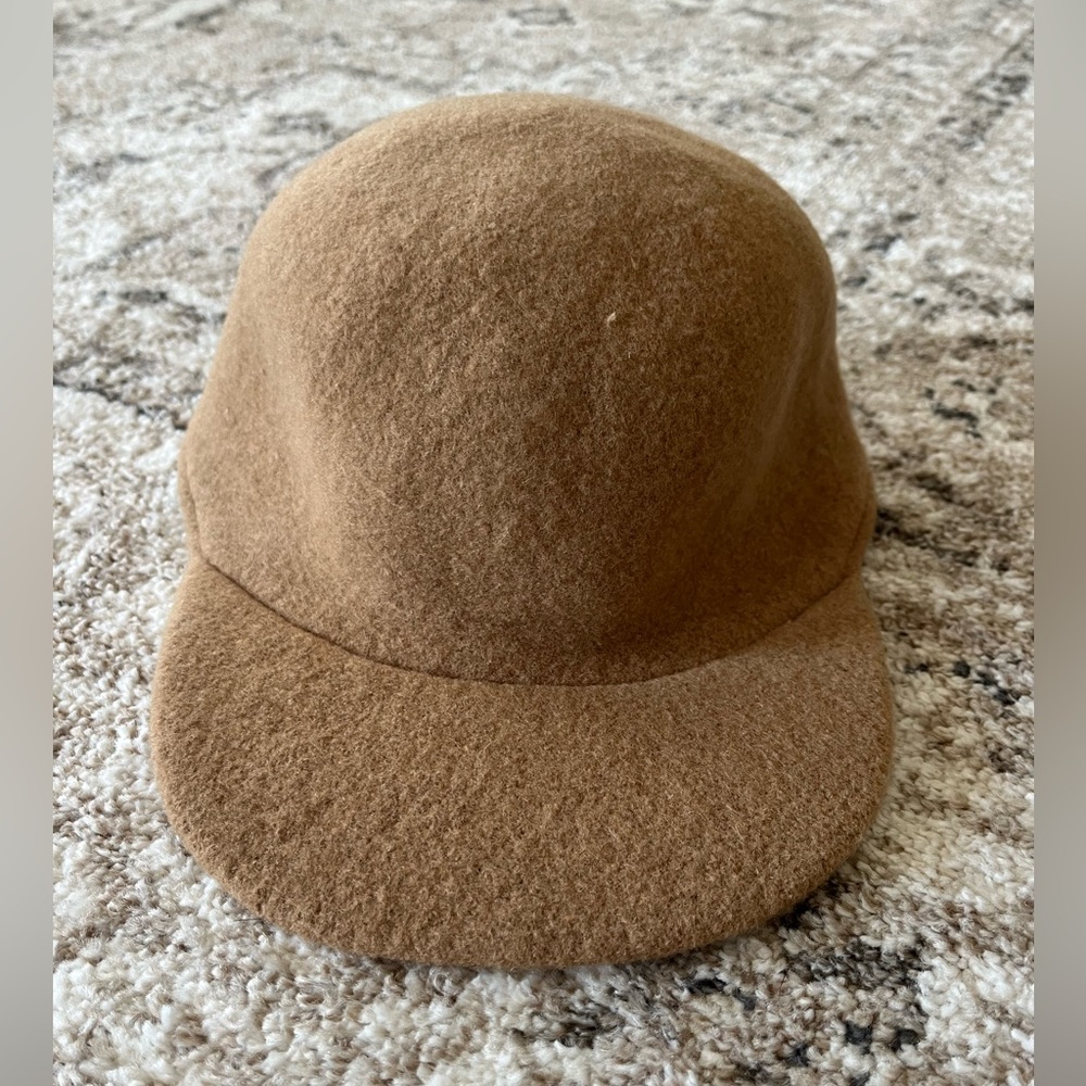 Uniqlo:C 100% wool camel cap. Brand new with tags